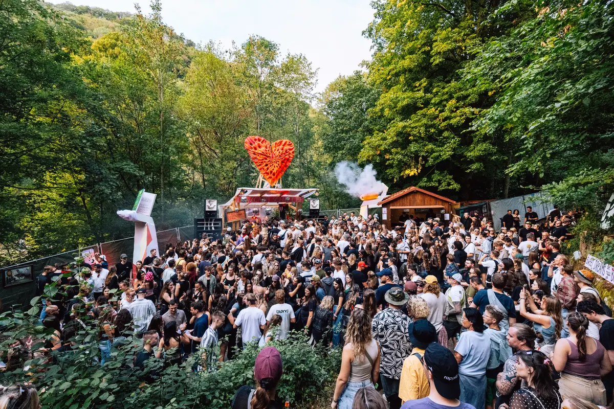 Crowd im Tal vor der Hauptbühne